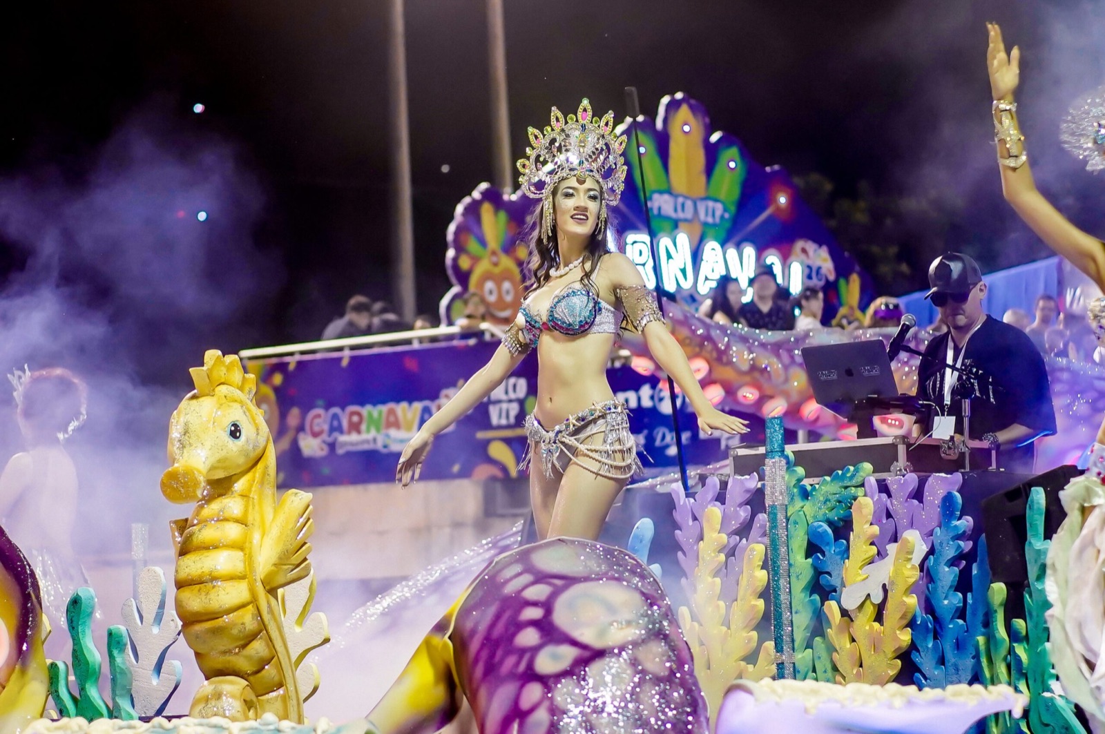 Desfile de comparsas del Carnaval Encarnaceno